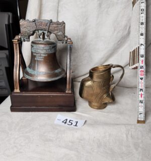 b451- Liberty bell, golf bag bronze holder