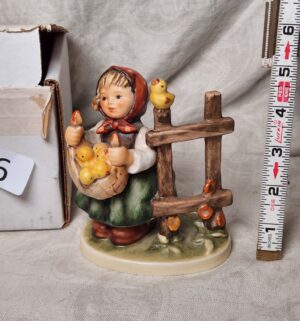 b466- Chicken Licken. Hummel