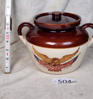 b504- McCoy Spirit of 76 bean pot w/ lid