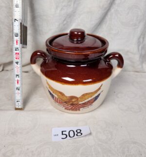 b508- McCoy Spirit of 76 bean pot w/ lid