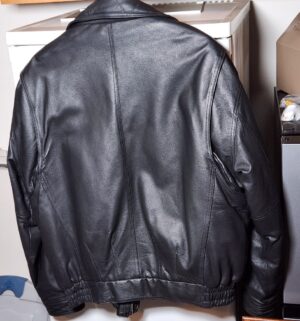 b512- Vintage Genuine leather jacket. Size medium - Image 3