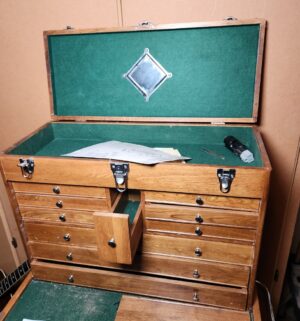 b513- Gerstner International wooden roller cabinet - Image 4