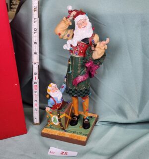 d25- Lenox Santas Merry Mix up