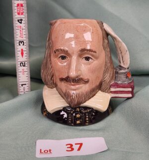 d37- Shakespeare D6938 Royal Doulton