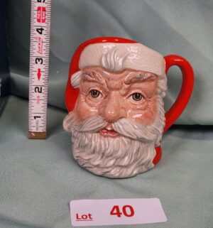 d40- Santa Claus D6705 1983 Royal Doulton - Image 1