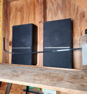 c3- vintage sanyo stereo w/ cassettes w/ extra speakers - Image 3