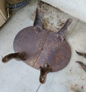 c21- cast iron base for a potbelly stove - Image 4