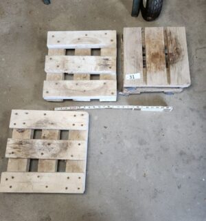 c31- rolling planter stands