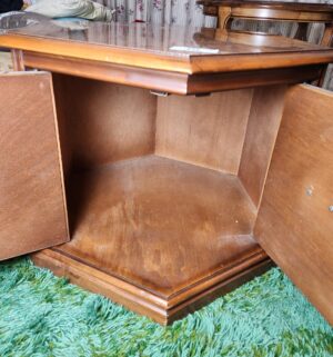 c39- Vintage a hexagon end table - Image 3
