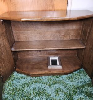 c47- mid century wooden cabinet - Image 3
