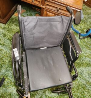 c53- drive cruiser 3 wheel chair. Excellent condition - Image 2