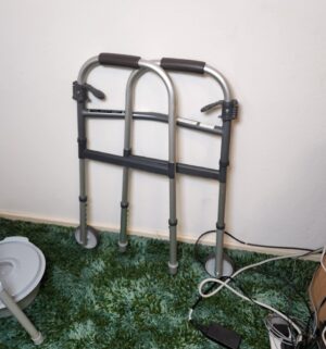 c58- 2 canes, walker - Image 2