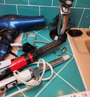 c67- hair care products from bathroom - Image 2
