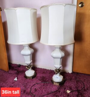 c74- pair of vintage Stiffel white enameled brass table lamps - Image 1