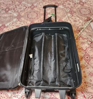 c77- essentials rolling luggage - Image 3