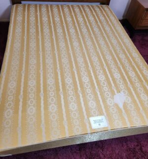 c83- Vintage Queen super beautyrest extra firm mattress & boxspring only. NO frame, no headboard - Image 4