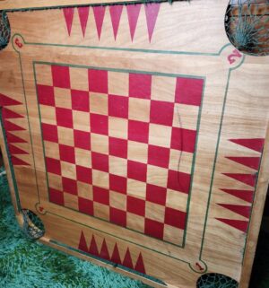 c93- vintage carrom board. No sticks - Image 3