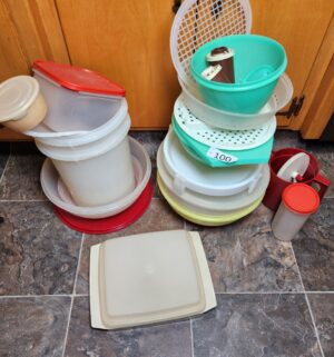 c100- vintage tupperware collection - Image 1