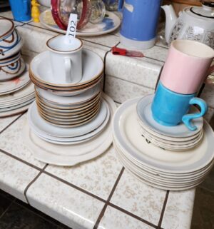 c102- vintage plates & dishes - Image 1