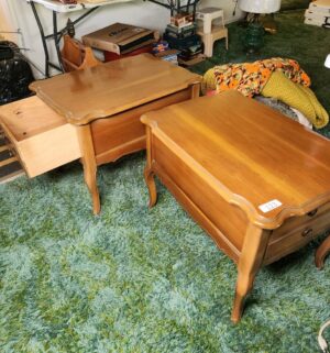 c123- Mid century bassett french style end tables. Very good condition - Image 3