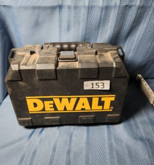 c153- dewalt palm grip sander. Tested/works - Image 3