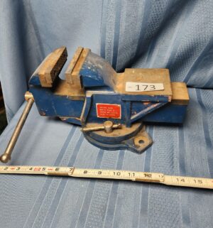 c173- swivel base bench vise 4 - Image 1