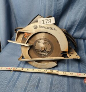 c178- B & D 7 1/4 circular saw. Tested/works - Image 1