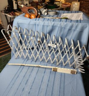 c179- vintage expandable accordion file - Image 1