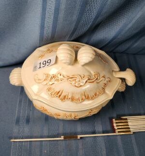 c199- vintage soup tureen - Image 2
