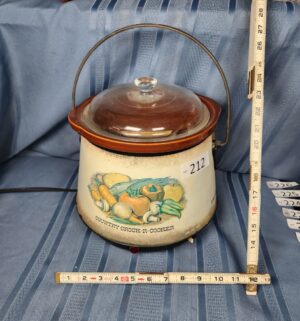 c212- vintage country crock r cooker - Image 1