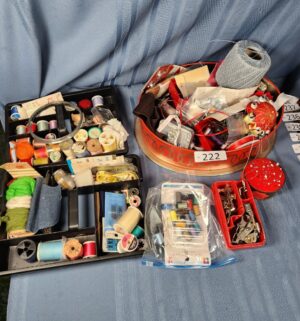 c222- collection of sewing supplies - Image 1