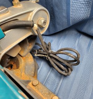 c247- makita mitch saw. Briefly tested/works. Needs new cord - Image 3