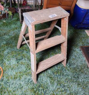 c257- wooden step ladder - Image 1