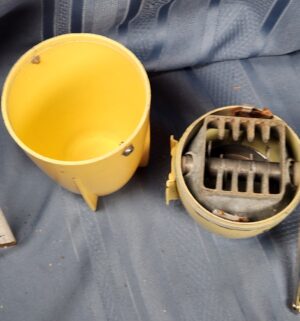 c288- vintage Dazey Rocket hand-crank ice crusher - Image 3