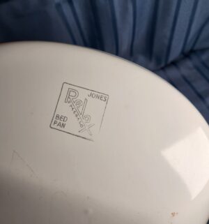 c291- Jones Relax enamelware medical bed pan - Image 2