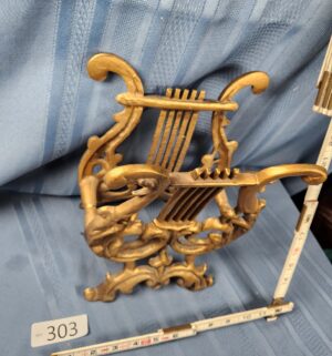 c303- intage cast metal lyre harp magazine holder - Image 2