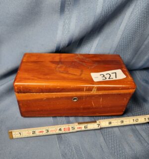 c327- McMahans Fresno Lane cedar chest - Image 3