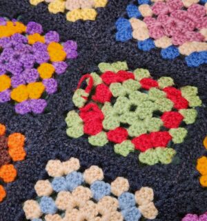 c352- handmade multi-colored crochet granny square throw blanket - Image 2