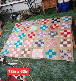 c356- vintage homemade machine sewn quilt - Image 1