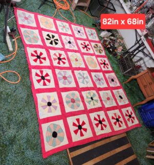c358- vintage homemad hand sewn quilt - Image 1