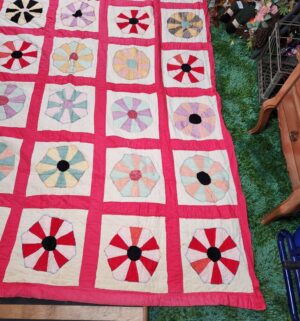 c358- vintage homemad hand sewn quilt - Image 2