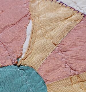c358- vintage homemad hand sewn quilt - Image 5