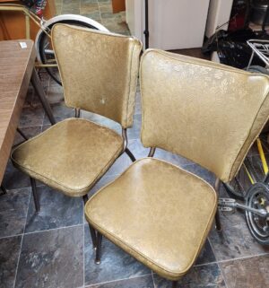 c364- mid-century modern Formica and chrome dinette set. Remarkable condition! - Image 4