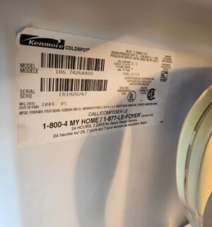 c365- Kenmore Refrigerator w/ water and ice maker. Works great. Ice maker has no ice - Image 4