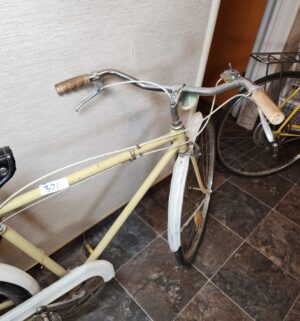 c371- vintage original Schwinn cruiser bicycle. Great condition - Image 5