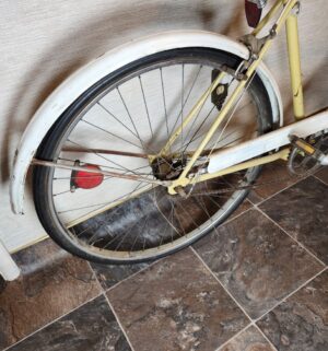 c371- vintage original Schwinn cruiser bicycle. Great condition - Image 7