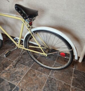 c371- vintage original Schwinn cruiser bicycle. Great condition - Image 8