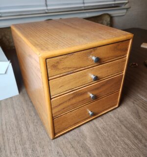c374- jewelry box with vintage jewelry - Image 2