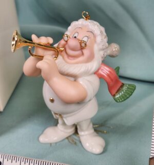 d47- Doc Holiday Greeting Lenox Disney Showcase Ornament - Image 2