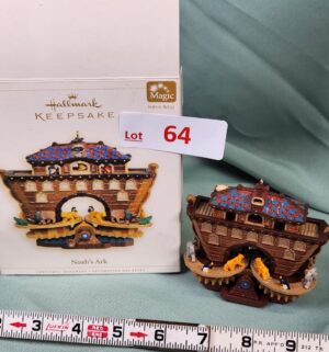 d64- Noahs Ark Keepsake Ornament - Image 1